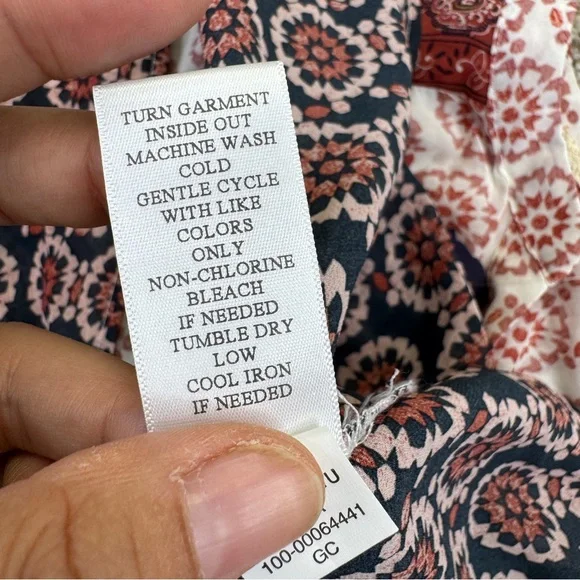 NWT Artesia Womens Top Size M Pink Blue Button Front - Picture 16 of 16